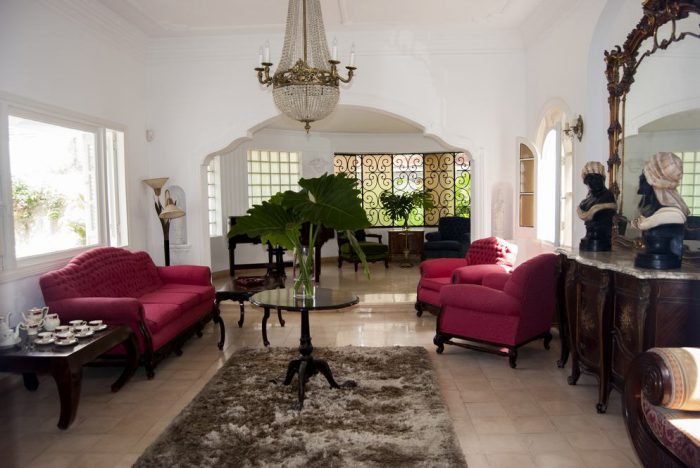 VIP Le Blanc: Alojamiento de Lujo en La Habana / Luxury Accommodation in Havana